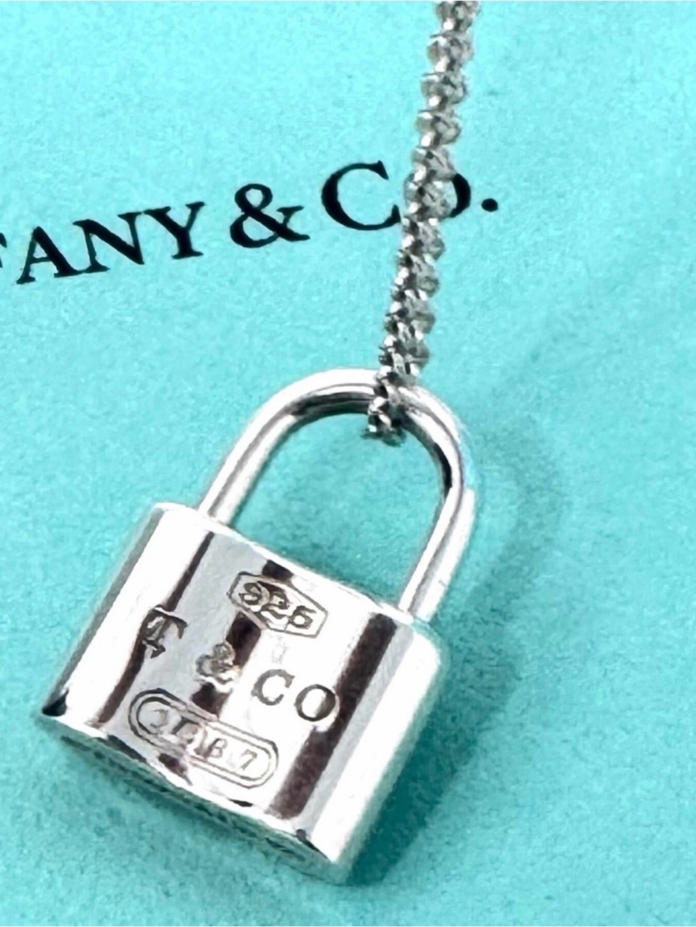 Tiffany & co lock pendant necklace with bag
